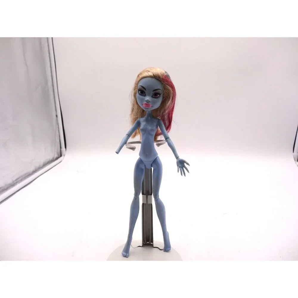 Monster High Skull Shores Abbey Bominable 10